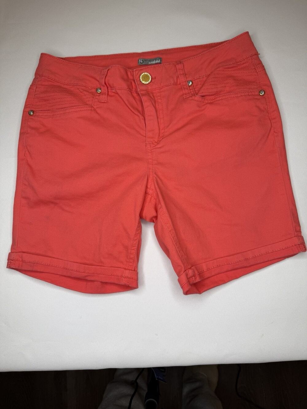 New Direction Weekend Women’s Shorts Size 6 Coral Rhinestone Rivets Cuffed